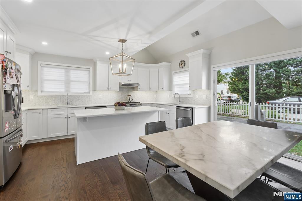 373 Briarcliffe Road Teaneck, NJ 07666 - Photo 10 of 29