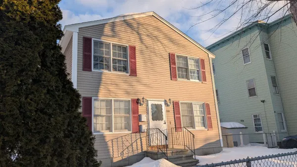 $2,000 | 266 Bell Street, Manchester, NH 03103
