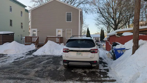 $2,000 | 266 Bell Street, Manchester, NH 03103