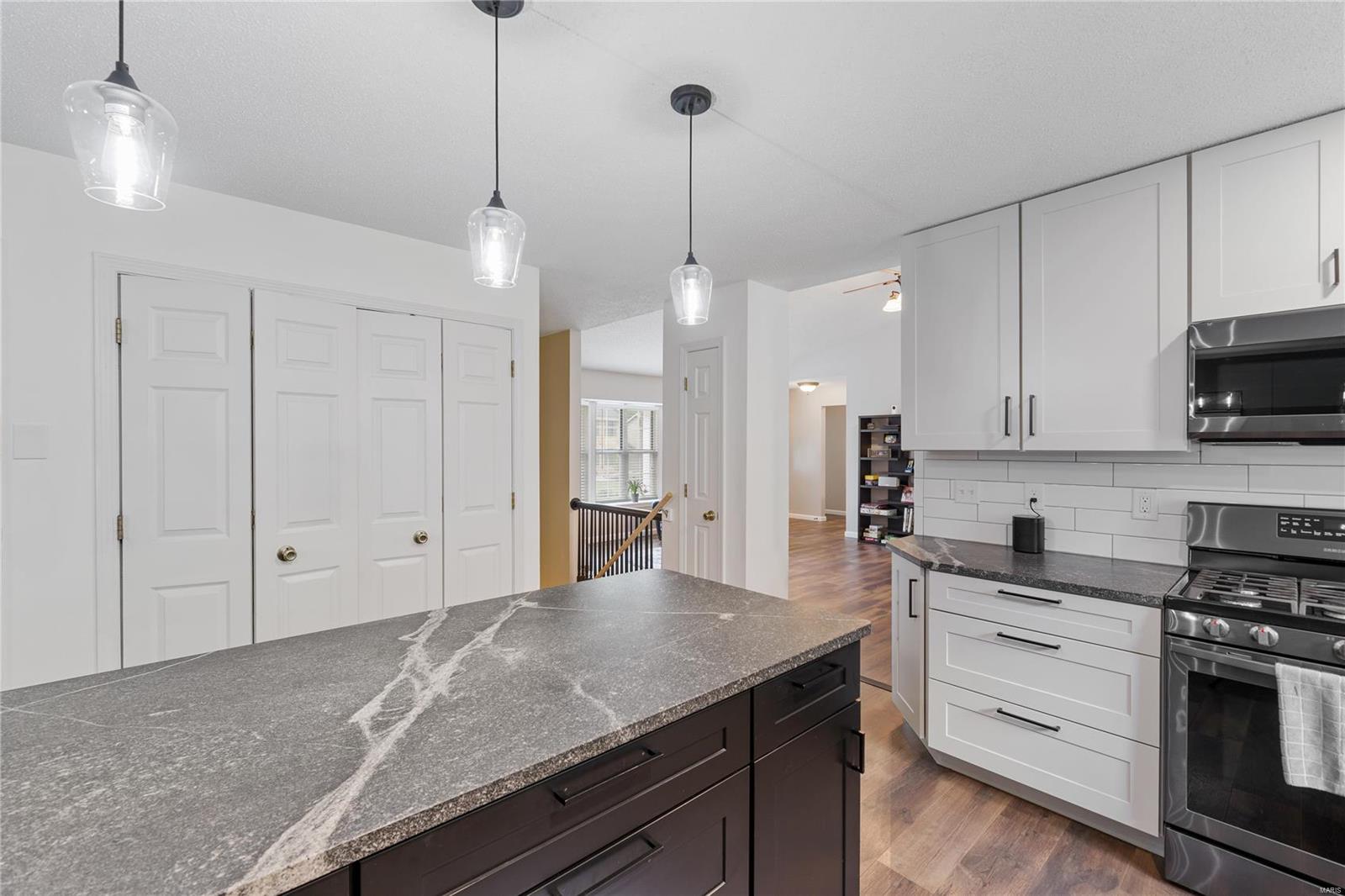 7033 Chalkstone Road St. Louis, MO 63129 - Photo 12 of 40 Gallery Image 12