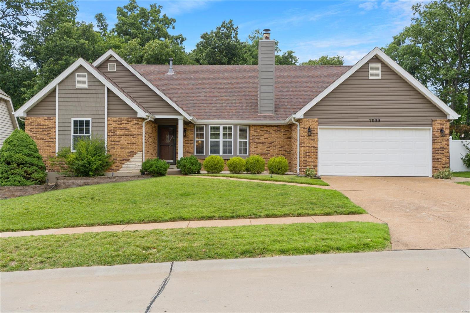7033 Chalkstone Road St. Louis, MO 63129 - Photo 2 of 40 Gallery Image 2