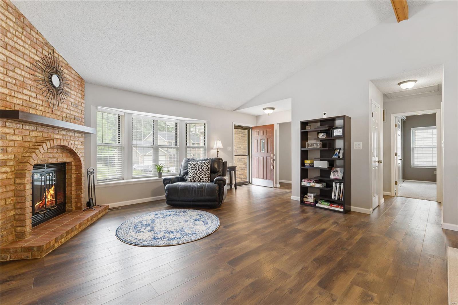7033 Chalkstone Road St. Louis, MO 63129 - Photo 5 of 40 Gallery Image 5