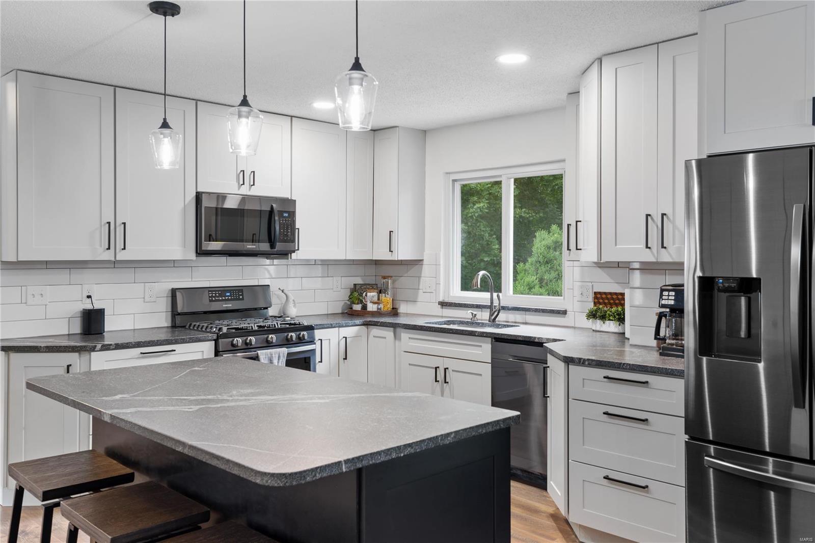 7033 Chalkstone Road St. Louis, MO 63129 - Photo 10 of 40 Gallery Image 10