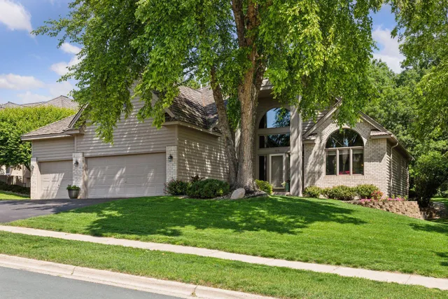 $765,000 | 7810 West 95th Street, Bloomington, MN 55438