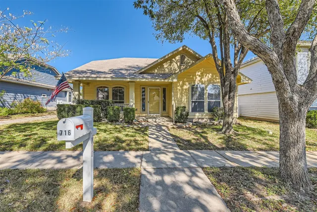 $1,800 | 716 Scheel Road, Kyle, TX 78640