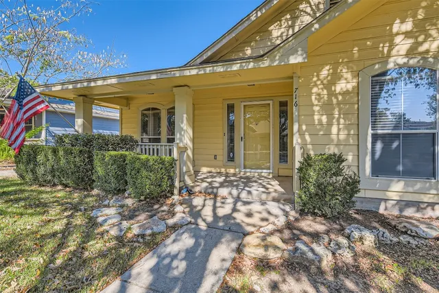 $1,800 | 716 Scheel Road, Kyle, TX 78640