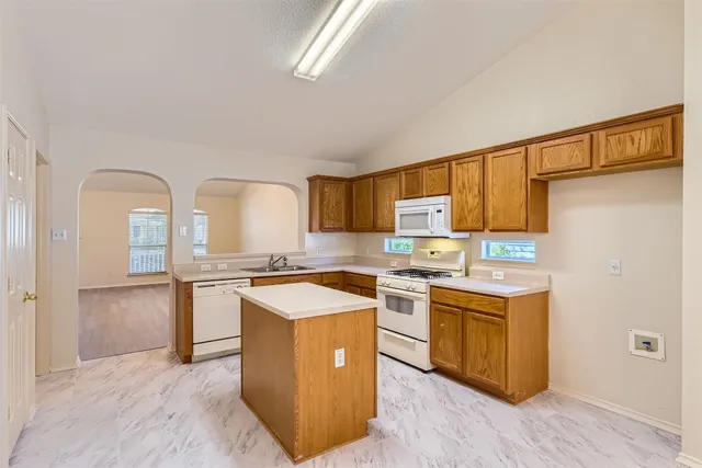 $1,800 | 716 Scheel Road, Kyle, TX 78640