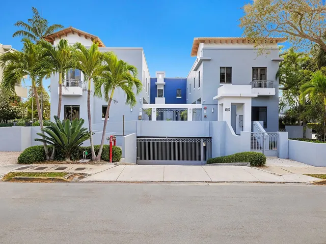 $1,190,000 | 5864 Southwest 74th Terrace, Unit G, South Miami, FL 33143