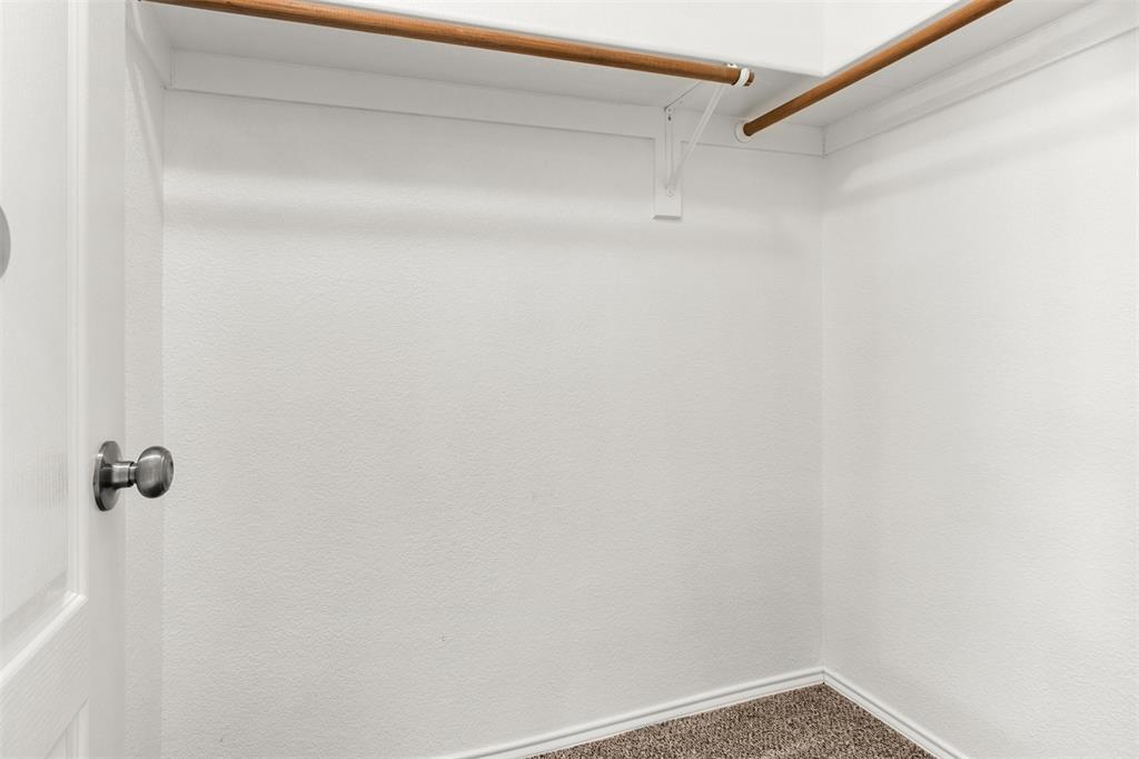 2039 Diamond Ridge Drive Carrollton, TX 75010 - Photo 22 of 30 Primary WIC