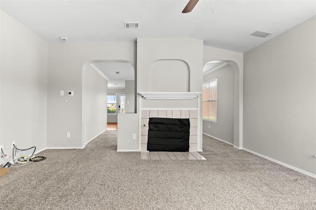 2039 Diamond Ridge Drive Carrollton, TX 75010 - Photo 4 of 30