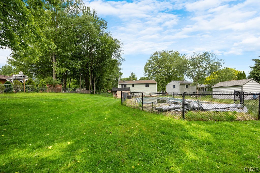 8103 Princess Path Clay, NY 13090 - Photo 27 of 29
