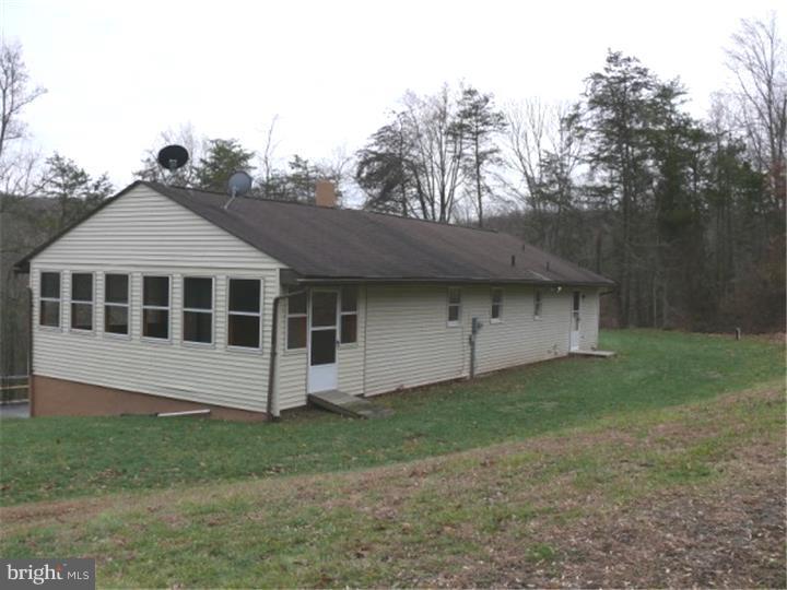 879 Furnace Road Morgantown, PA 19543 - Photo 5 of 23 Gallery Image 5
