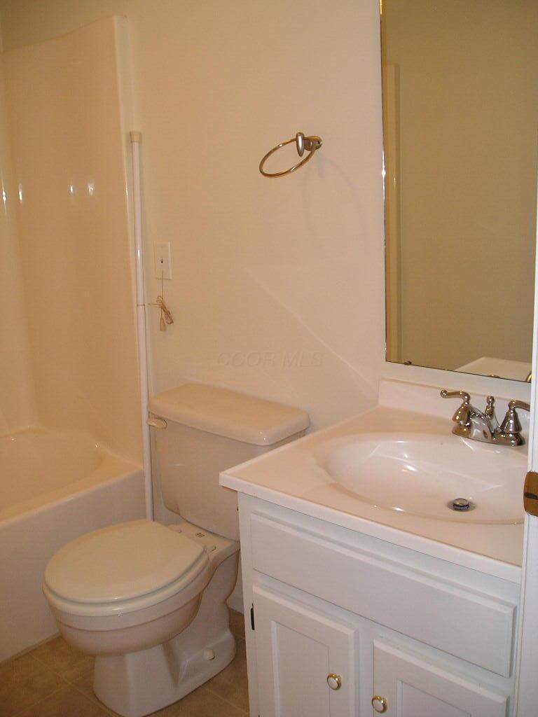 3939 Karl Road, Unit 111 Columbus, OH 43224 - Photo 14 of 22 Guest Bath all freshly painted