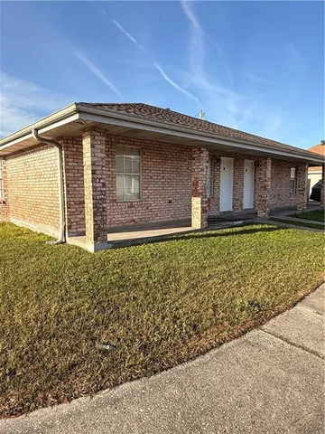 $240,000 | 74-76 Phillip Court, Chalmette, LA 70043