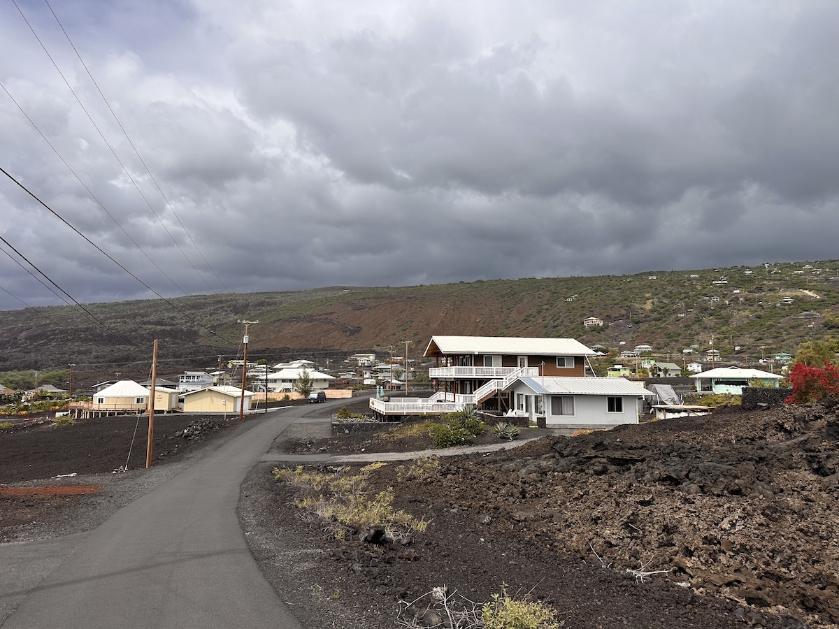 8 Akahi Avenue Captain Cook, HI 96704 - Photo 5 of 10 a view of a houses with sky view