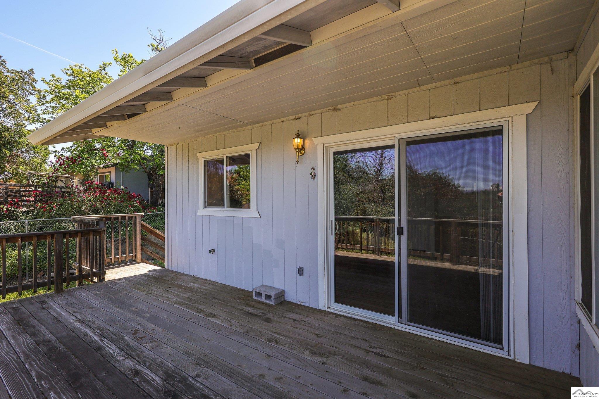 1860 Riviera Drive Redding, CA 96001 - Photo 33 of 46 Gallery Image 33
