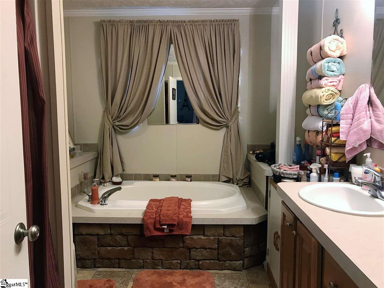 569 Rotterdam Road Liberty, SC 29657 - Photo 10 of 17