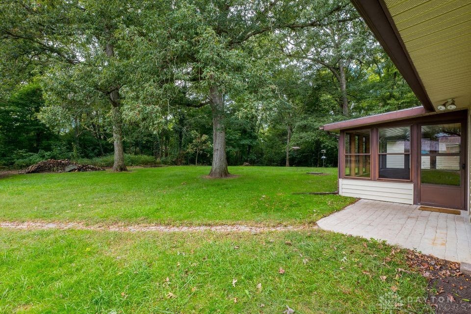 3215 East Pitchin Road Springfield, OH 45502 - Photo 6 of 49
