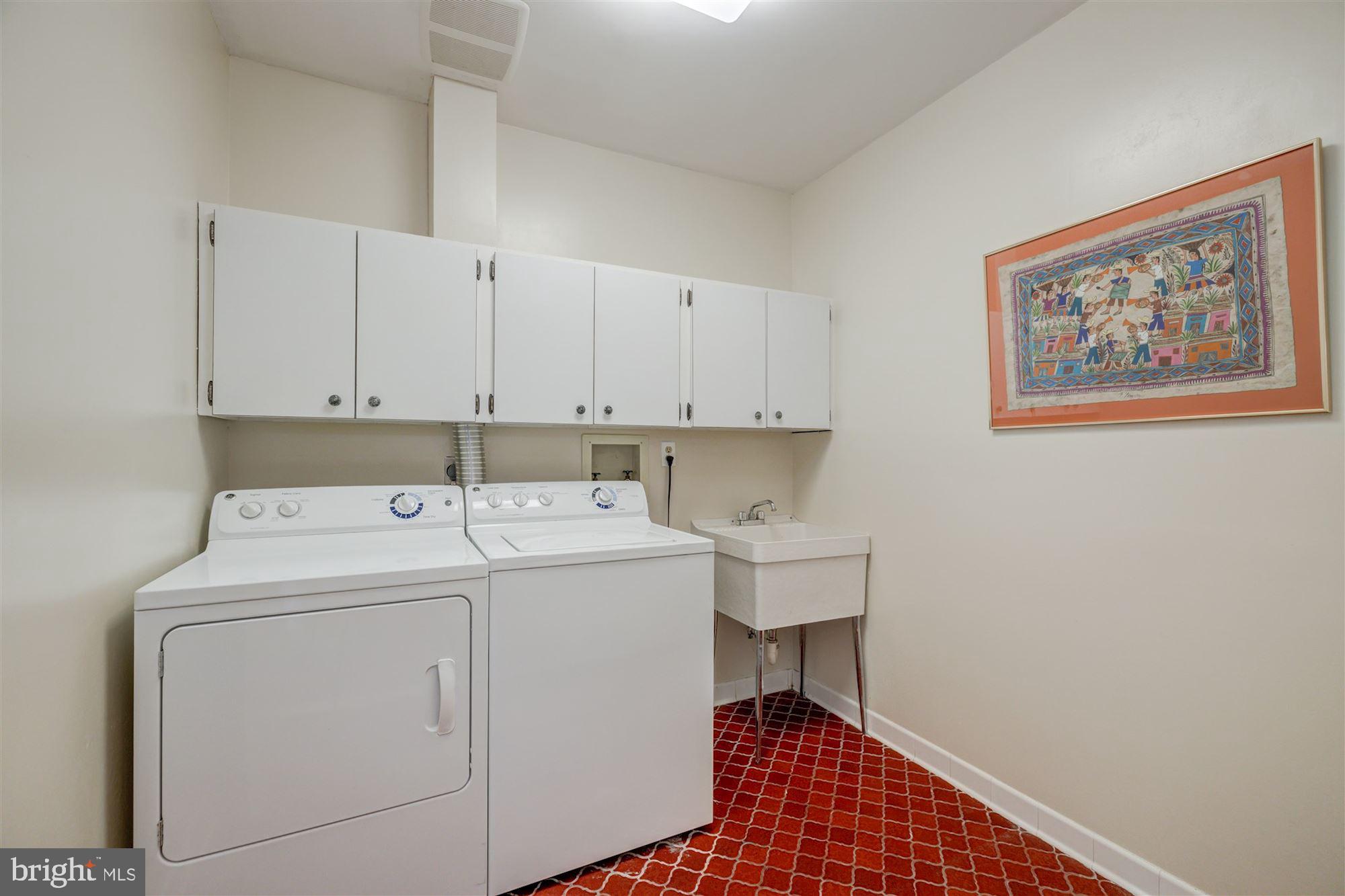 10200 Counselman Road Potomac, MD 20854 - Photo 54 of 82 Bedroom level laundry roo