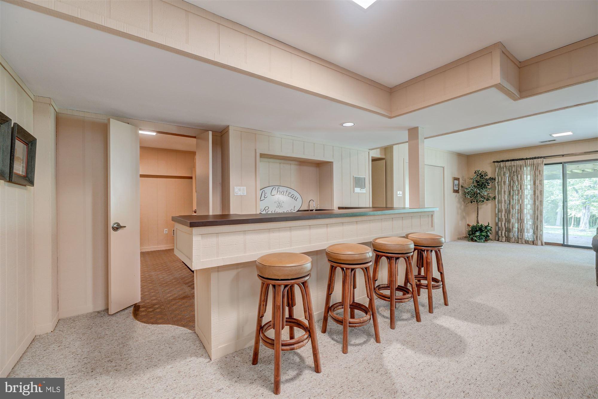 10200 Counselman Road Potomac, MD 20854 - Photo 57 of 82 with wet bar