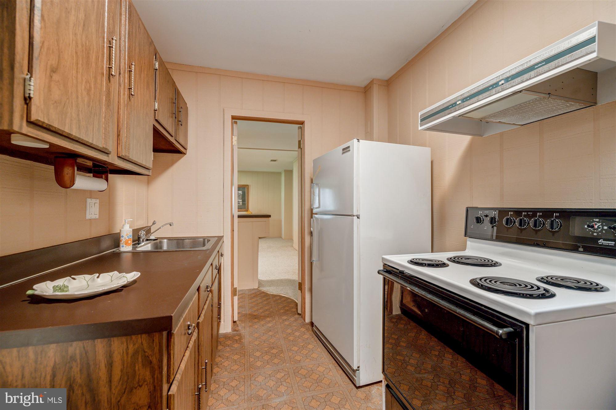 10200 Counselman Road Potomac, MD 20854 - Photo 66 of 82 lower level Kitchenette