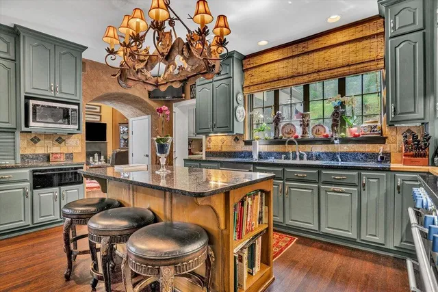 a view of a entryway door of the house