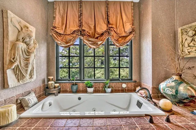 $1,800,000 | 2412 Robin Hood Road Southeast, Roanoke, VA 24014