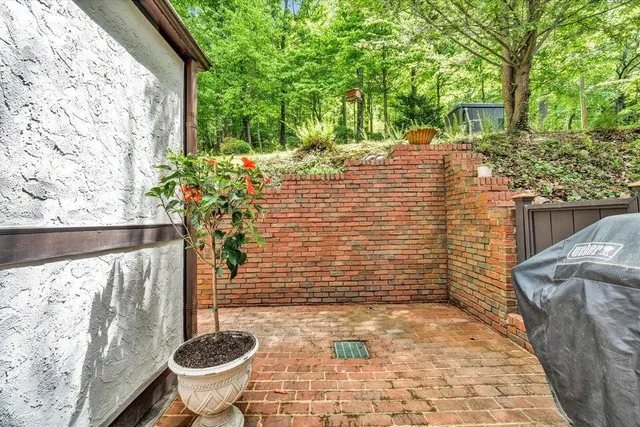 $1,800,000 | 2412 Robin Hood Road Southeast, Roanoke, VA 24014