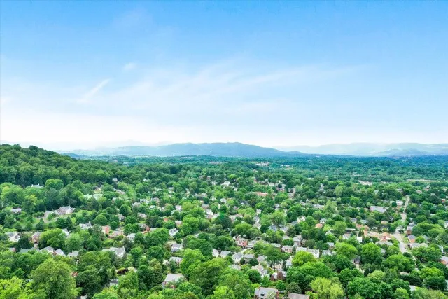 $1,800,000 | 2412 Robin Hood Road Southeast, Roanoke, VA 24014