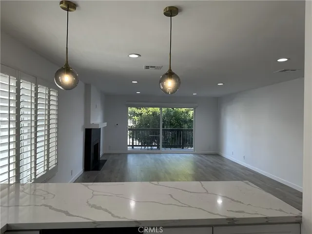 $4,100 | 11438 Moorpark Street, Unit 2, Studio City, CA 91602