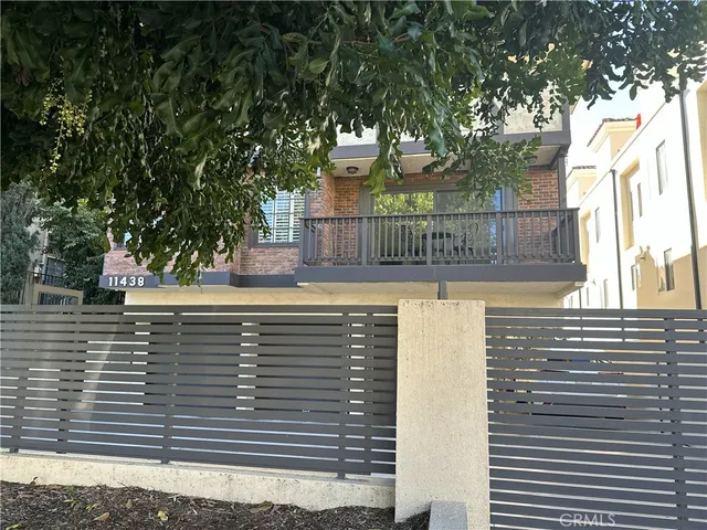 $4,100 | 11438 Moorpark Street, Unit 2, Studio City, CA 91602