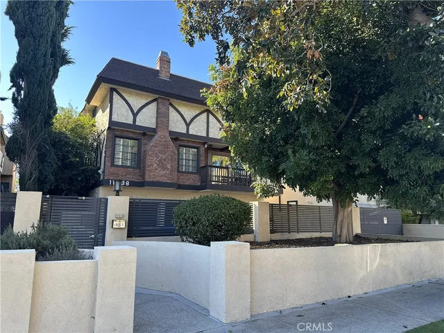 $4,100 | 11438 Moorpark Street, Unit 2, Studio City, CA 91602