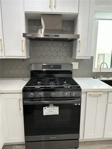 $4,100 | 11438 Moorpark Street, Unit 2, Studio City, CA 91602