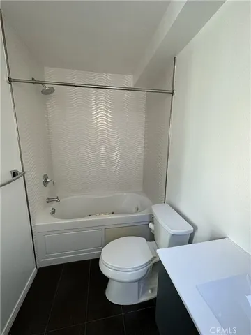 $4,100 | 11438 Moorpark Street, Unit 2, Studio City, CA 91602