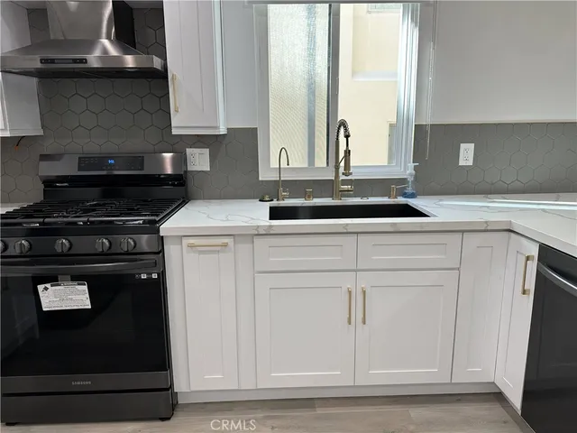 $4,100 | 11438 Moorpark Street, Unit 2, Studio City, CA 91602