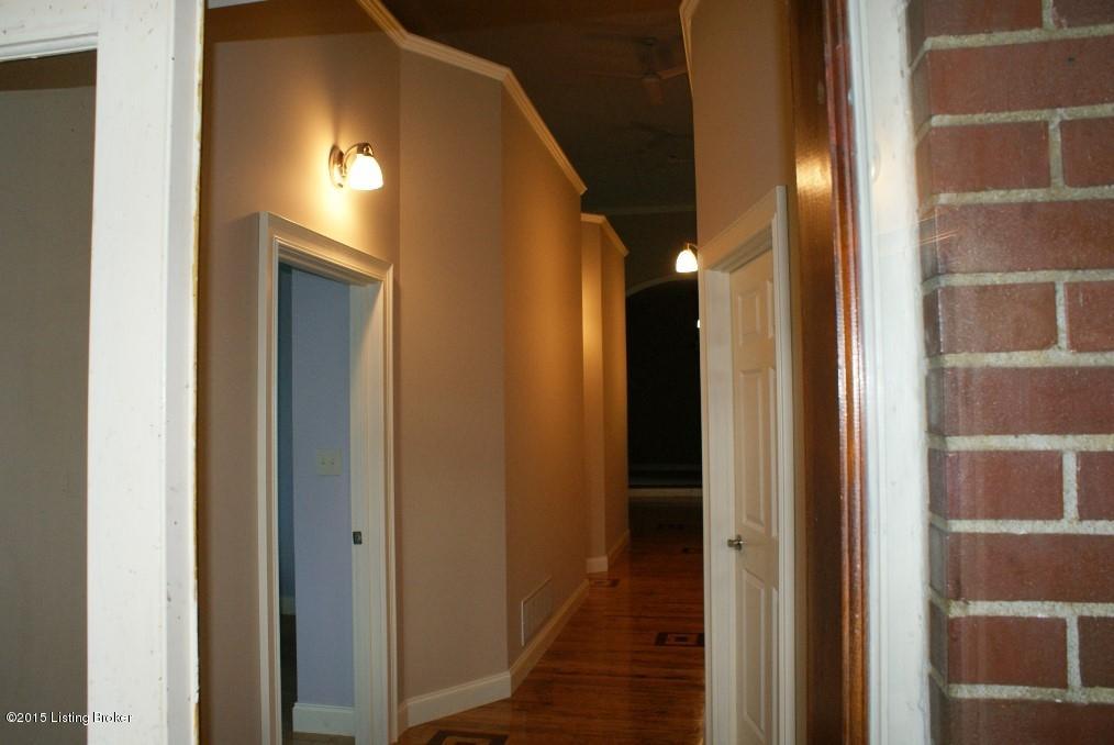 5591 Loretto Road Bardstown, KY 40004 - Photo 3 of 25 1Entry Way