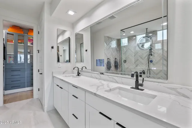 $1,895,000 | 21112 North 60th Place, Phoenix, AZ 85054