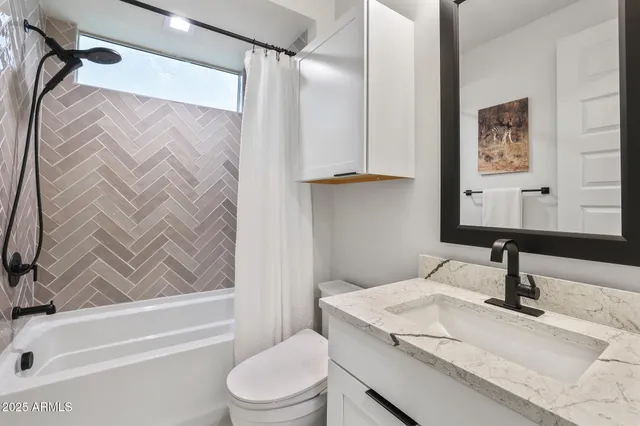 $1,895,000 | 21112 North 60th Place, Phoenix, AZ 85054