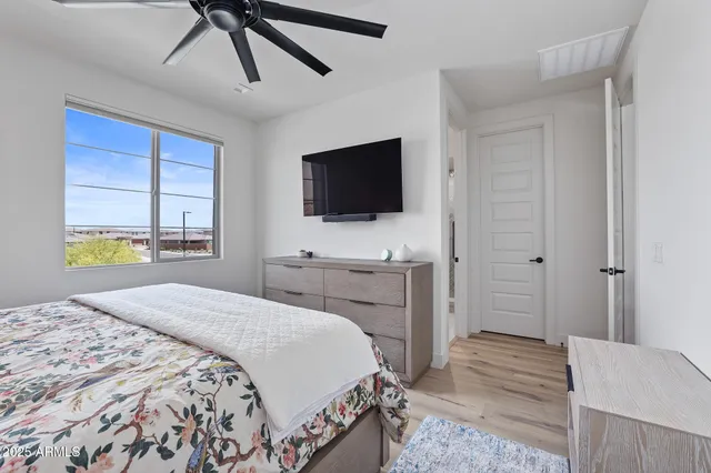 $1,895,000 | 21112 North 60th Place, Phoenix, AZ 85054