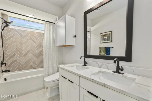 $1,895,000 | 21112 North 60th Place, Phoenix, AZ 85054