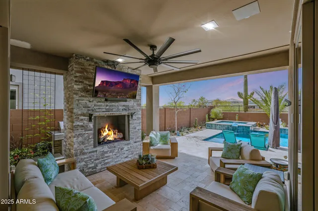 $1,895,000 | 21112 North 60th Place, Phoenix, AZ 85054