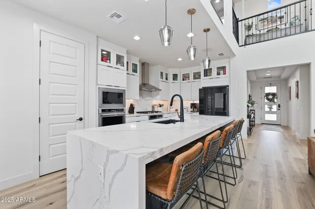 $1,895,000 | 21112 North 60th Place, Phoenix, AZ 85054