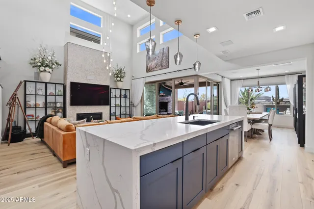 $1,895,000 | 21112 North 60th Place, Phoenix, AZ 85054