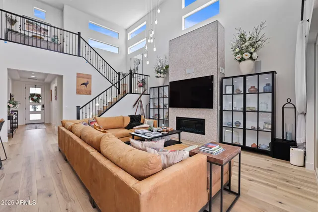 $1,895,000 | 21112 North 60th Place, Phoenix, AZ 85054