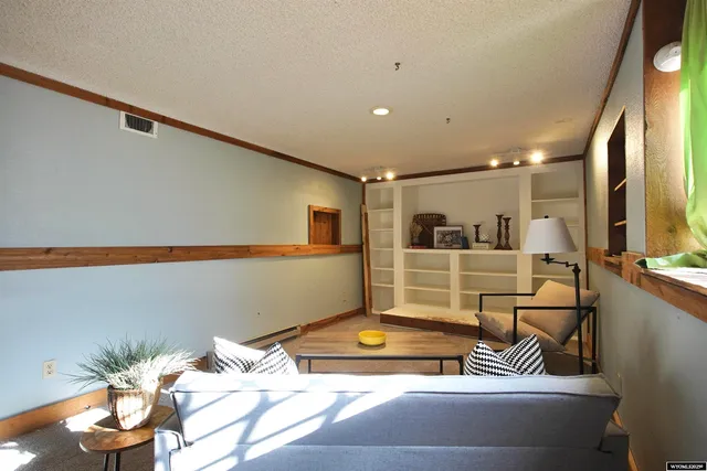 $335,000 | 2951 Mockingbird Trail, Casper, WY 82604