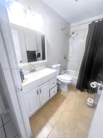 $2,150 | 4259 Royal Banyan Way, Unit B, Lake Worth, FL 33461