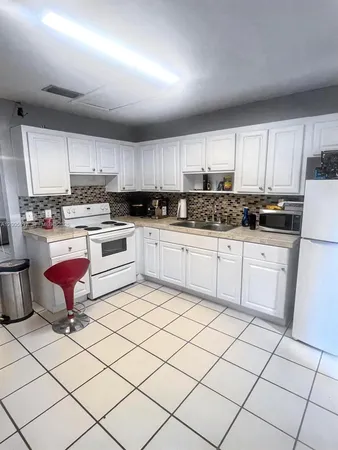 $2,150 | 4259 Royal Banyan Way, Unit B, Lake Worth, FL 33461