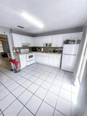 $2,150 | 4259 Royal Banyan Way, Unit B, Lake Worth, FL 33461