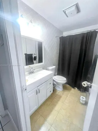 $2,150 | 4259 Royal Banyan Way, Unit B, Lake Worth, FL 33461