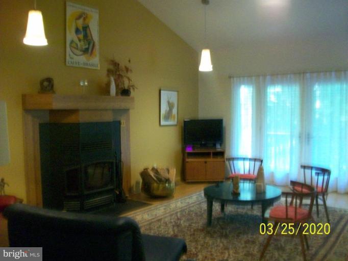 2142 Frogtown Road Bluemont, VA 20135 - Photo 3 of 24 living room